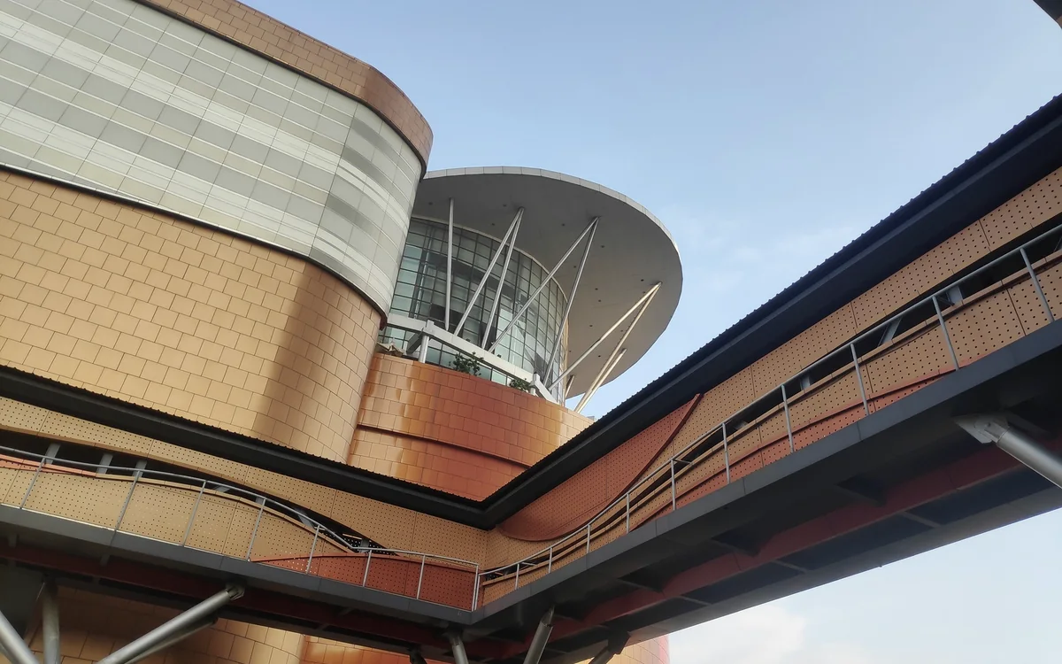 Gedung perkantoran modern